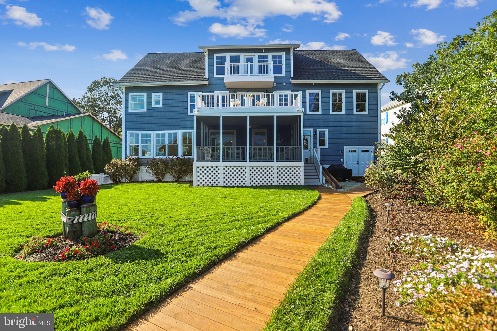 AVALON SHORES - Residential