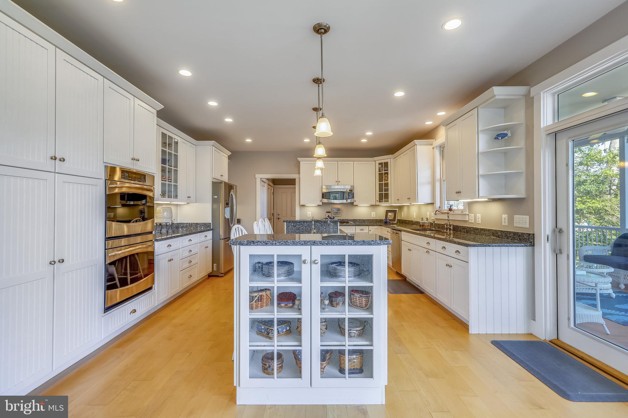 AVALON SHORES - Residential