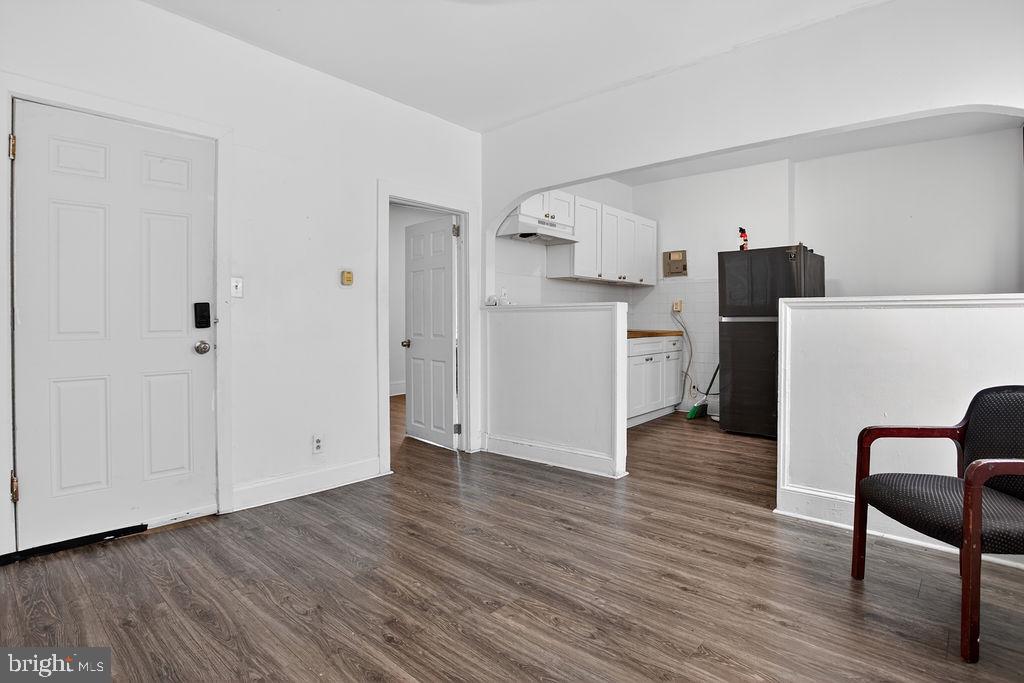 PHILADELPHIA (WEST) - Commercial Sale