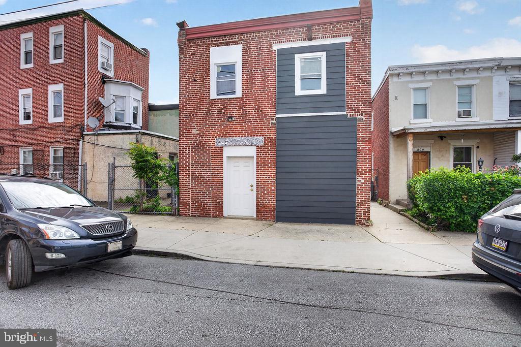 PHILADELPHIA (WEST) - Commercial Sale
