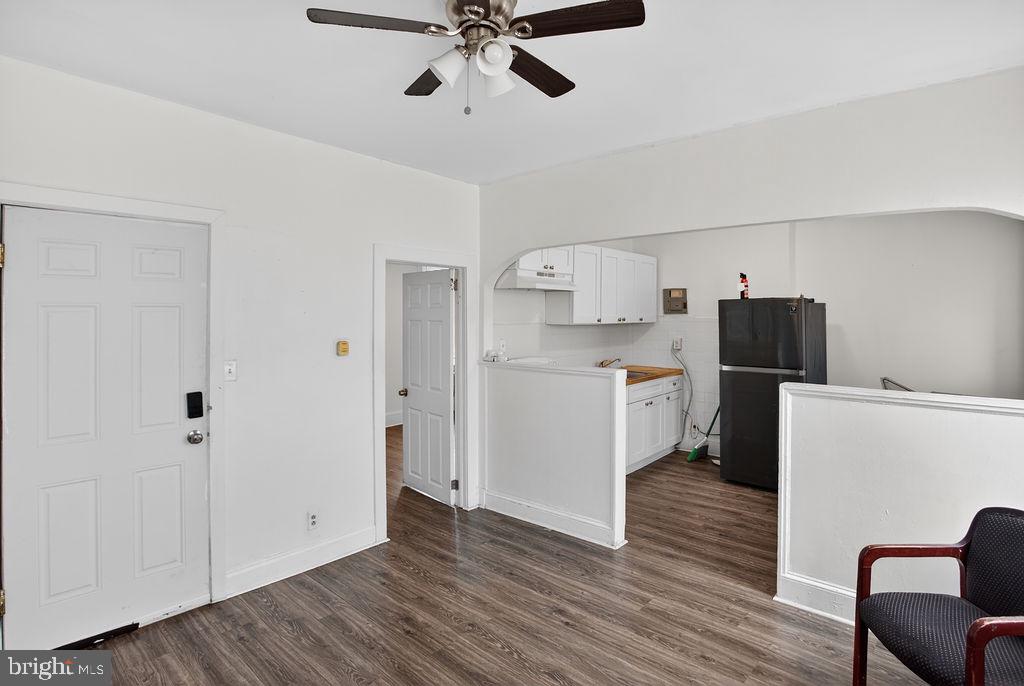 PHILADELPHIA (WEST) - Commercial Sale