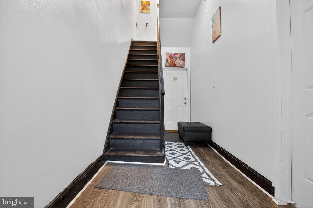 PHILADELPHIA (WEST) - Commercial Sale