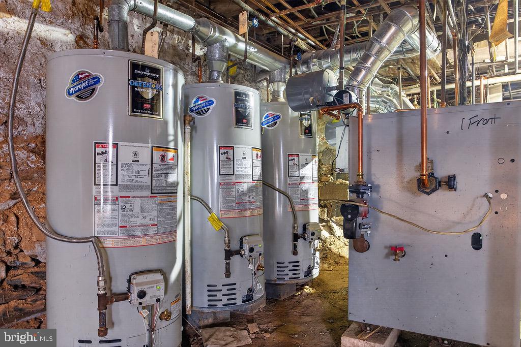PHILADELPHIA (WEST) - Commercial Sale
