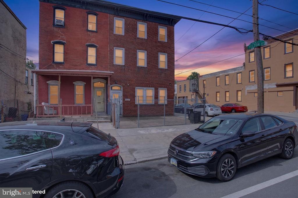 PHILADELPHIA (WEST) - Commercial Sale