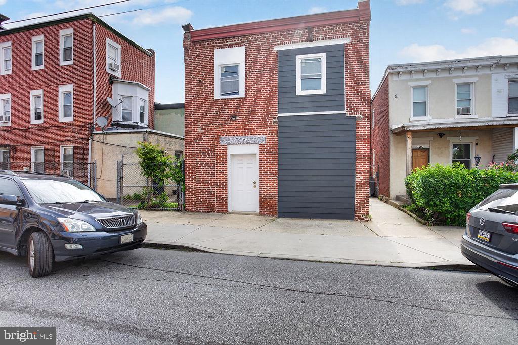 PHILADELPHIA (WEST) - Commercial Sale