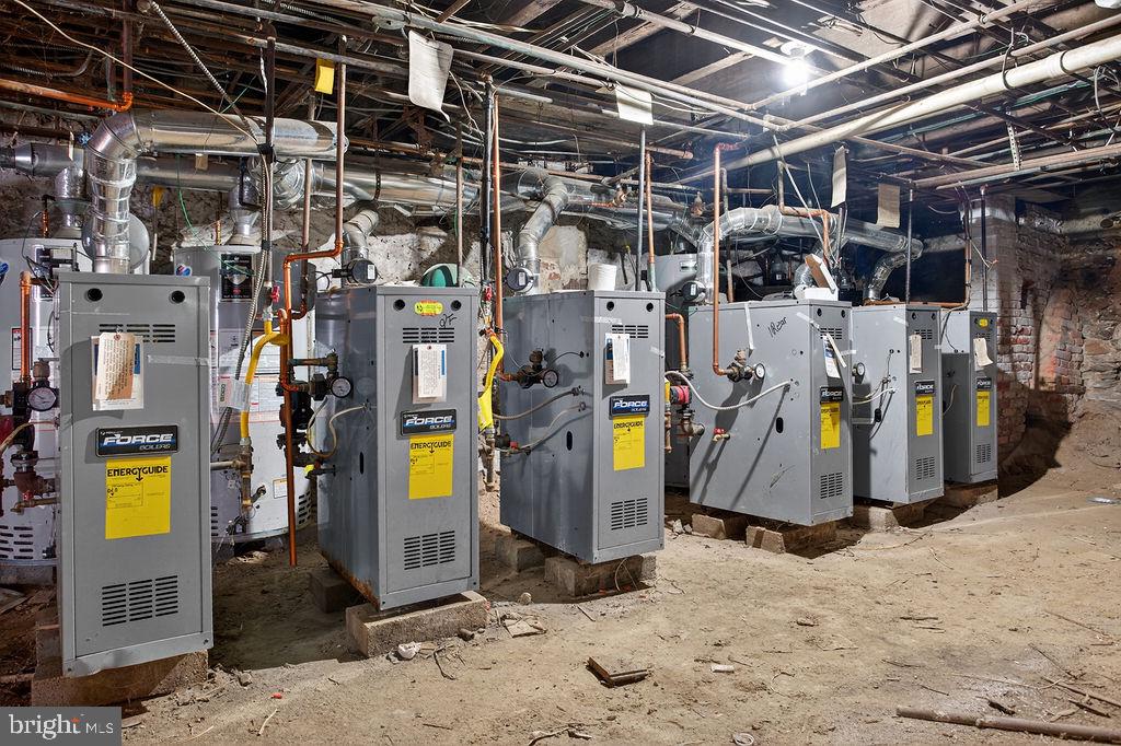 PHILADELPHIA (WEST) - Commercial Sale