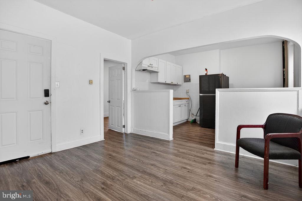 PHILADELPHIA (WEST) - Commercial Sale