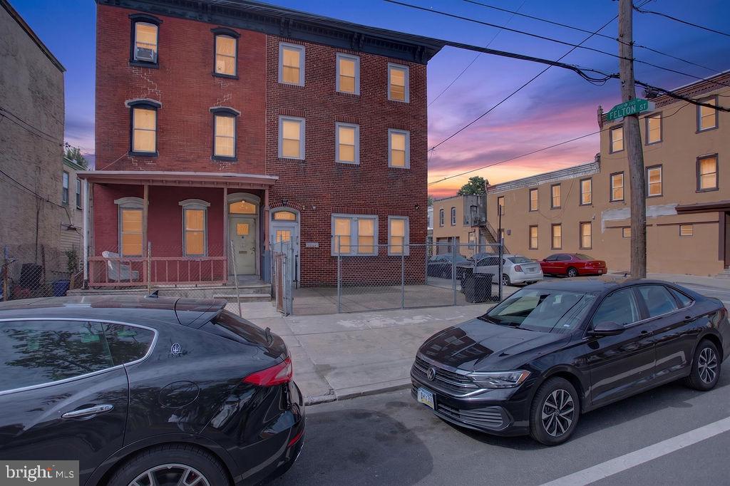 PHILADELPHIA (WEST) - Commercial Sale
