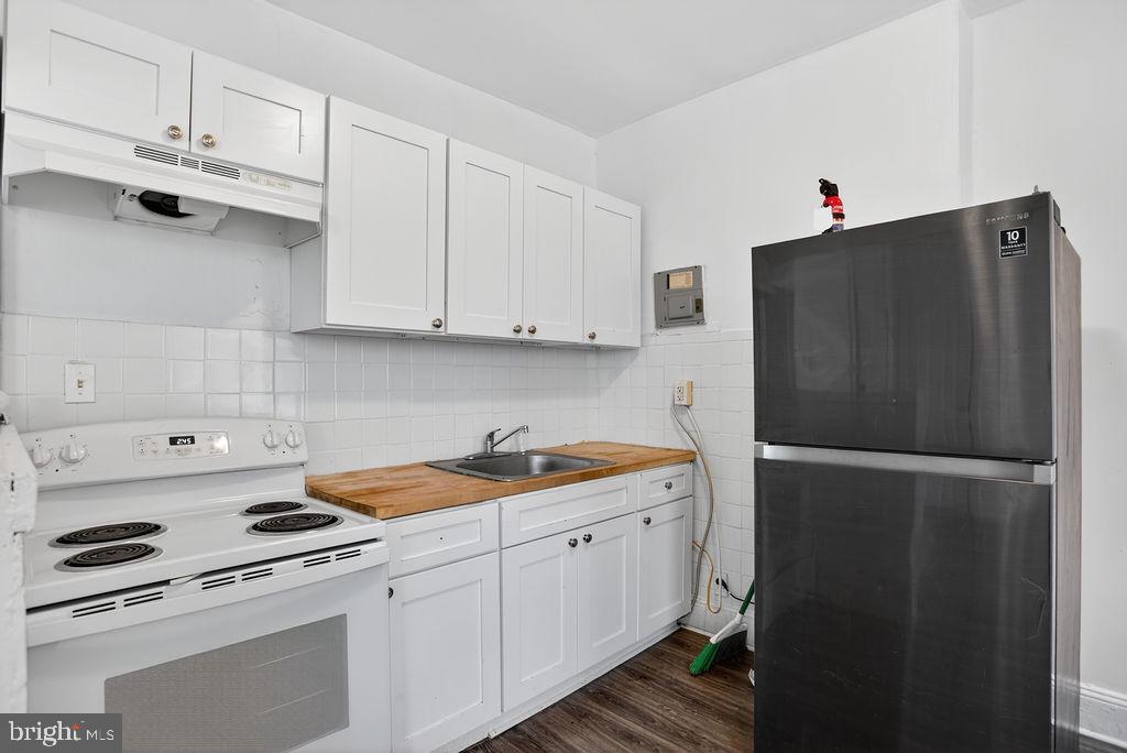PHILADELPHIA (WEST) - Commercial Sale