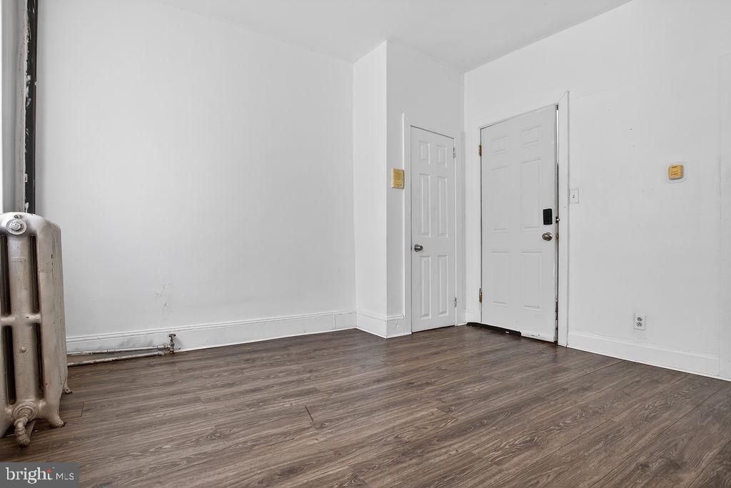 PHILADELPHIA (WEST) - Commercial Sale