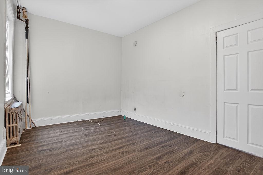 PHILADELPHIA (WEST) - Commercial Sale