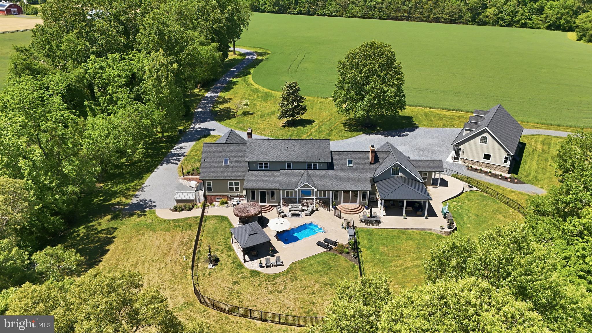 BARTON HALL - Residential