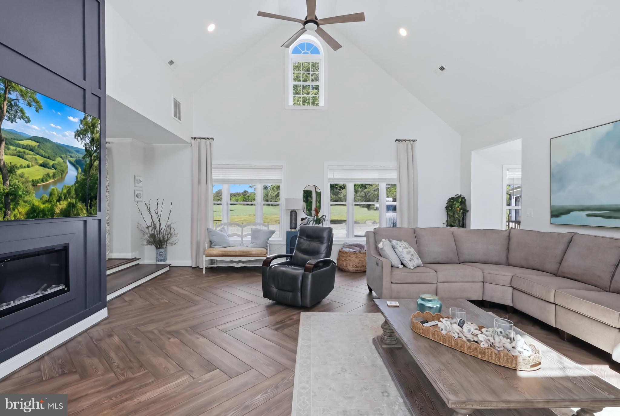 BARTON HALL - Residential