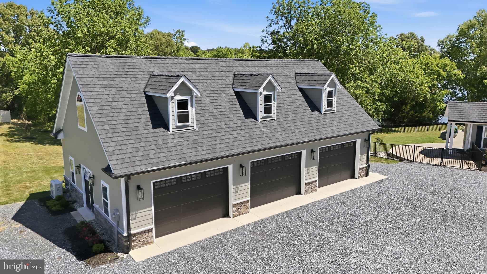 BARTON HALL - Residential