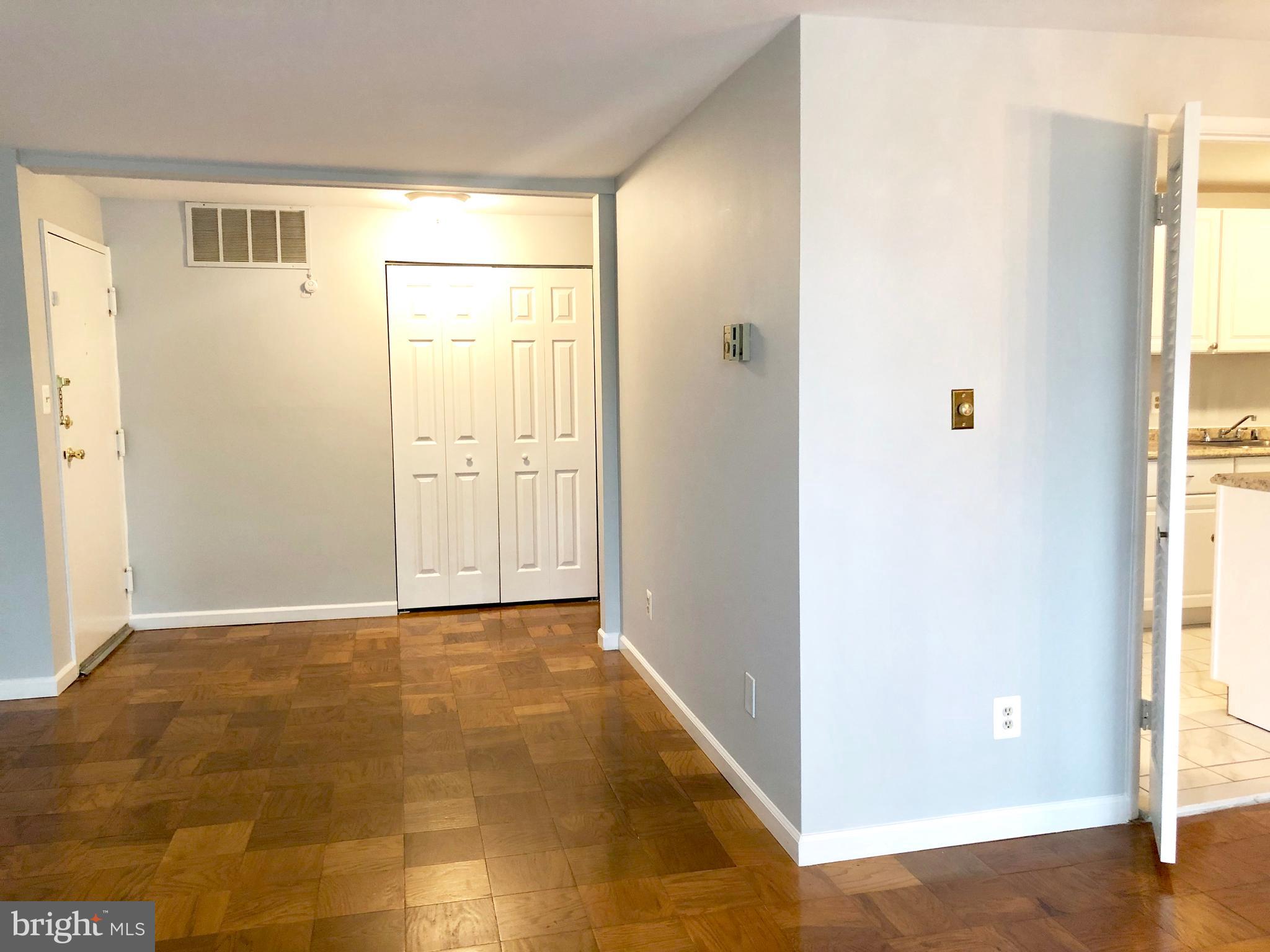 HUNTLEY SQUARE CONDOMINIUMS - Residential Lease