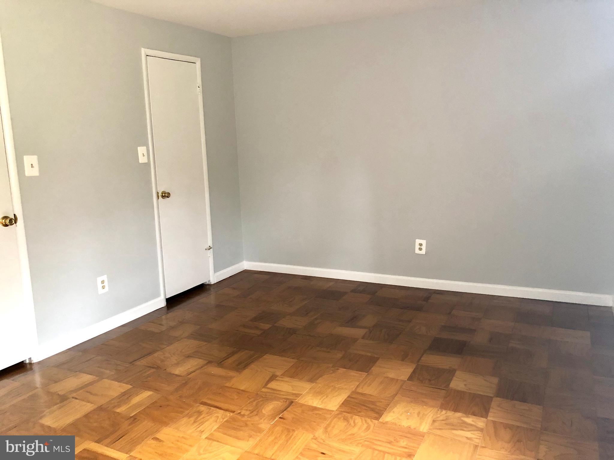 HUNTLEY SQUARE CONDOMINIUMS - Residential Lease