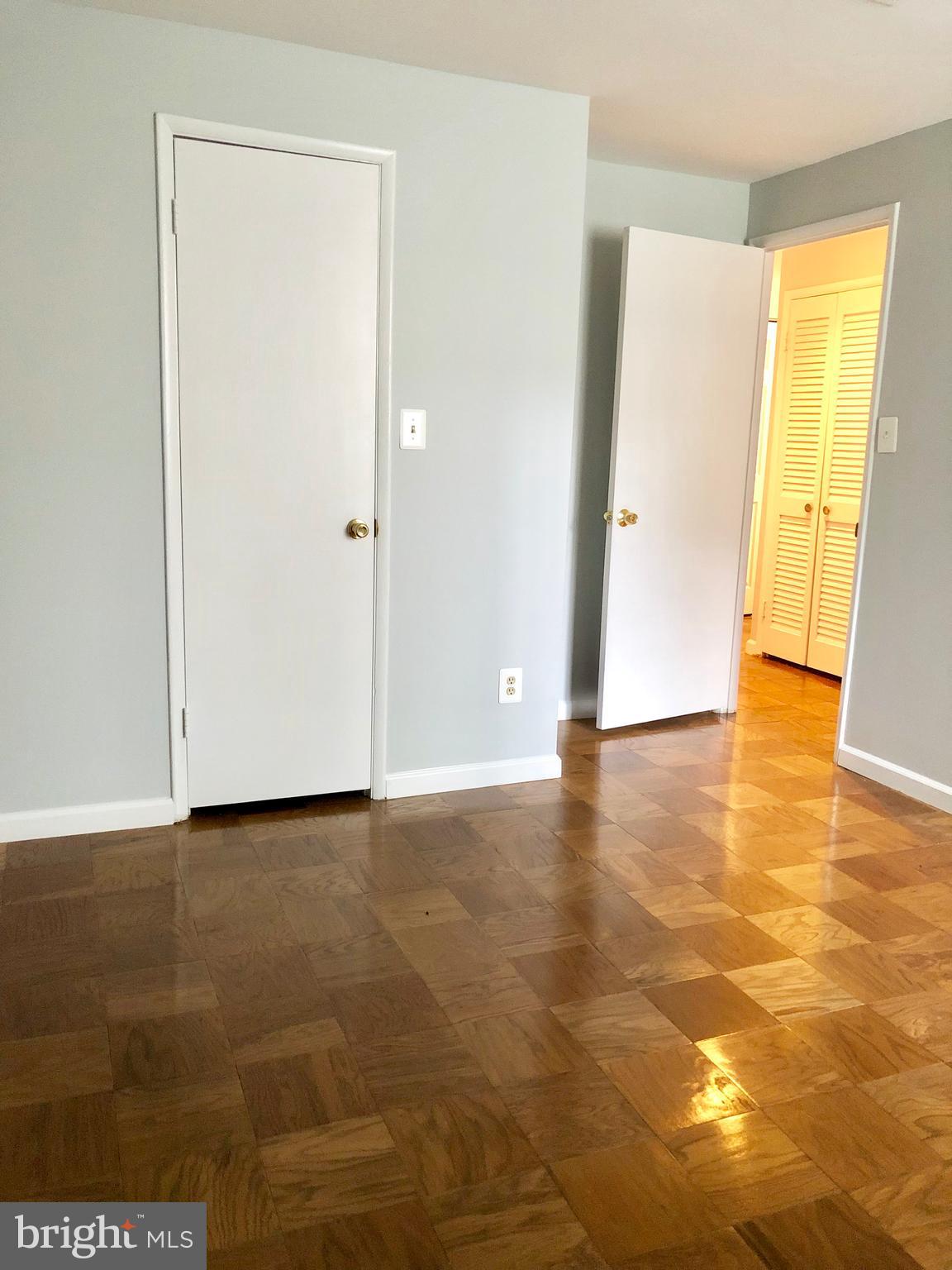 HUNTLEY SQUARE CONDOMINIUMS - Residential Lease