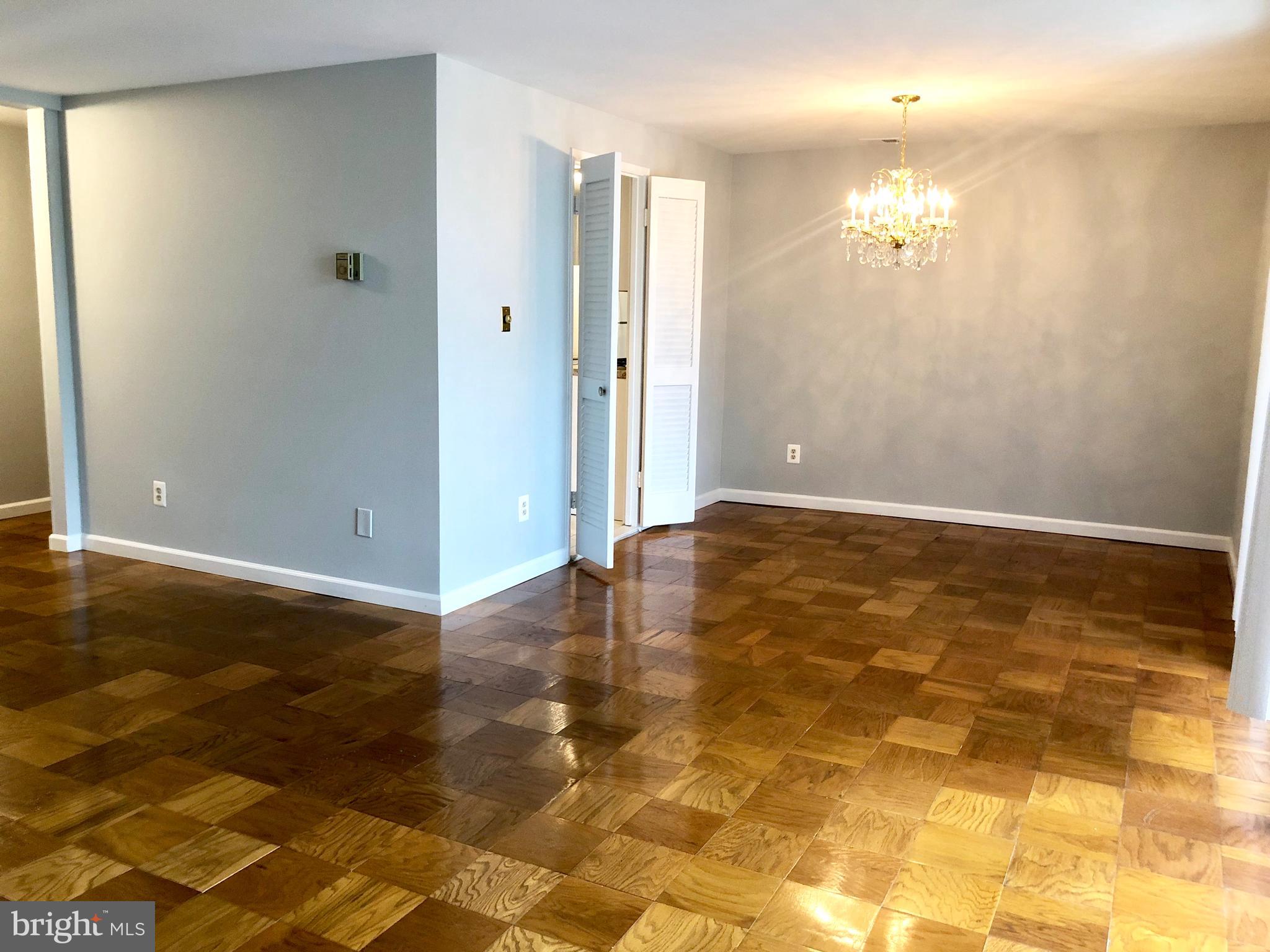 HUNTLEY SQUARE CONDOMINIUMS - Residential Lease