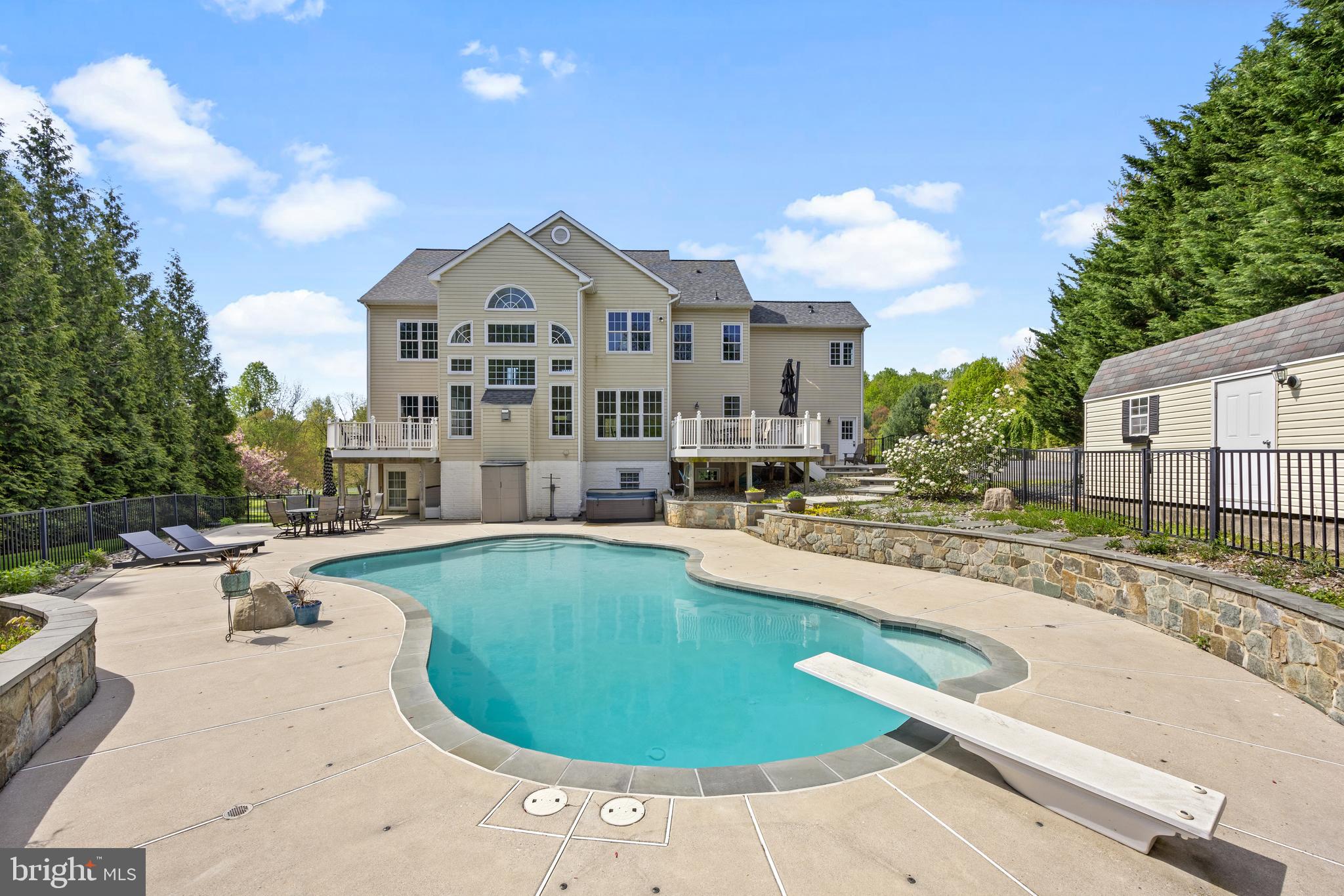 BUCKSKIN LAKE - Residential