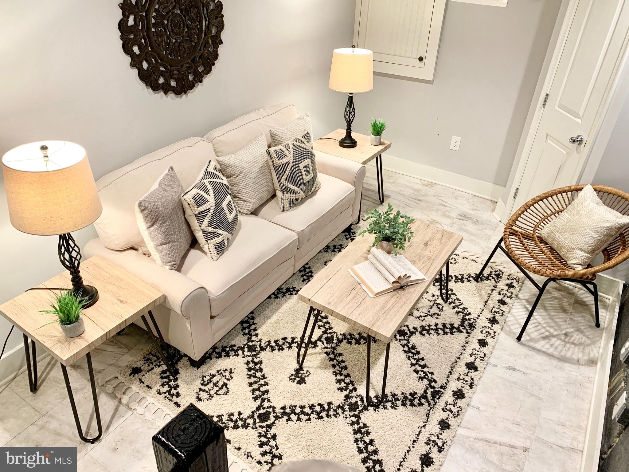 HAMPDEN HISTORIC DISTRICT - Residential Lease