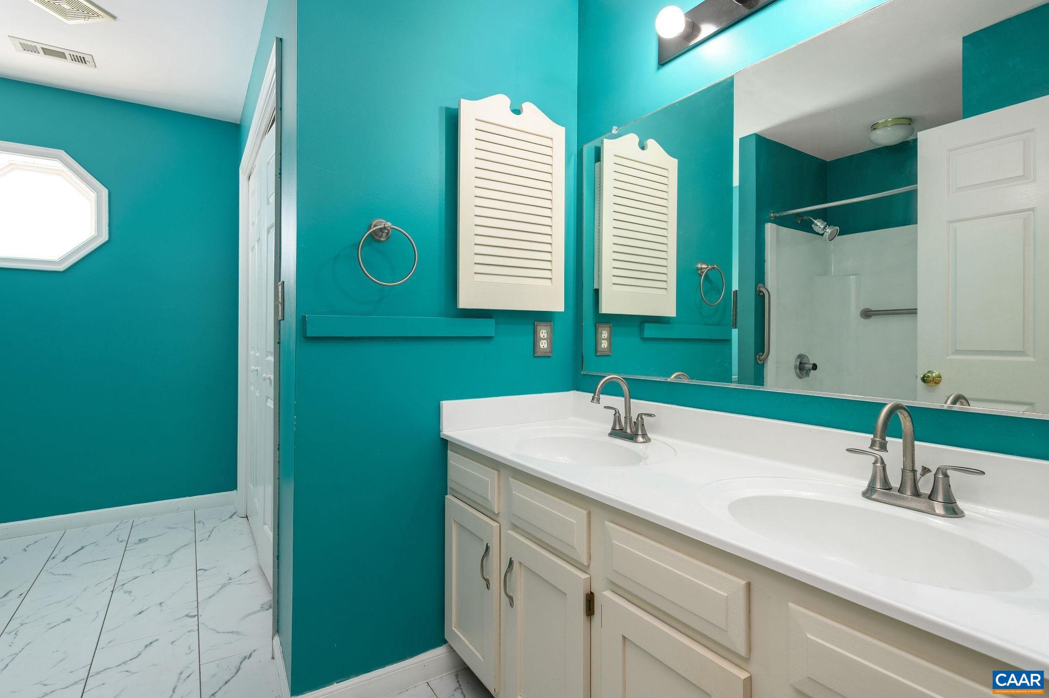 REDFIELDS - Residential