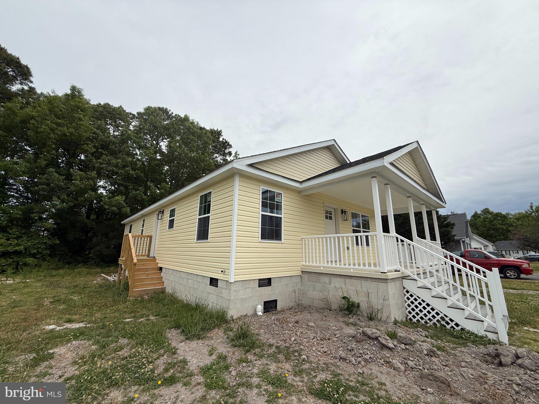 6 HERON WAY