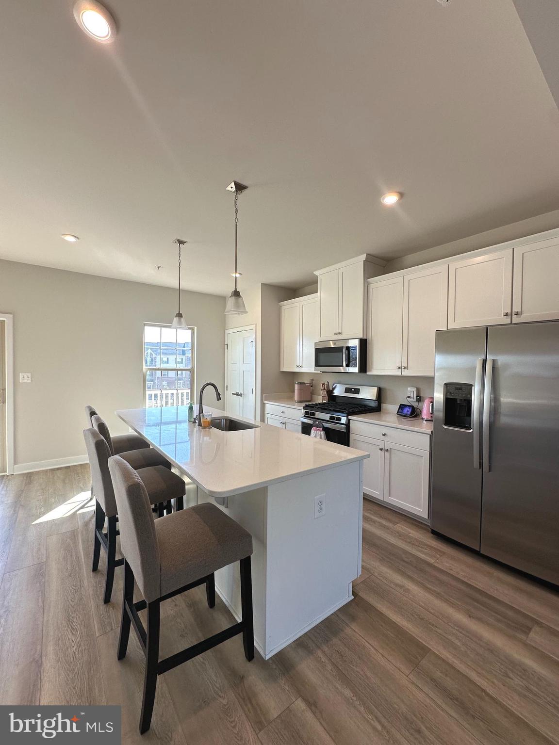 ARMSTRONG VILLAGE - Residential Lease