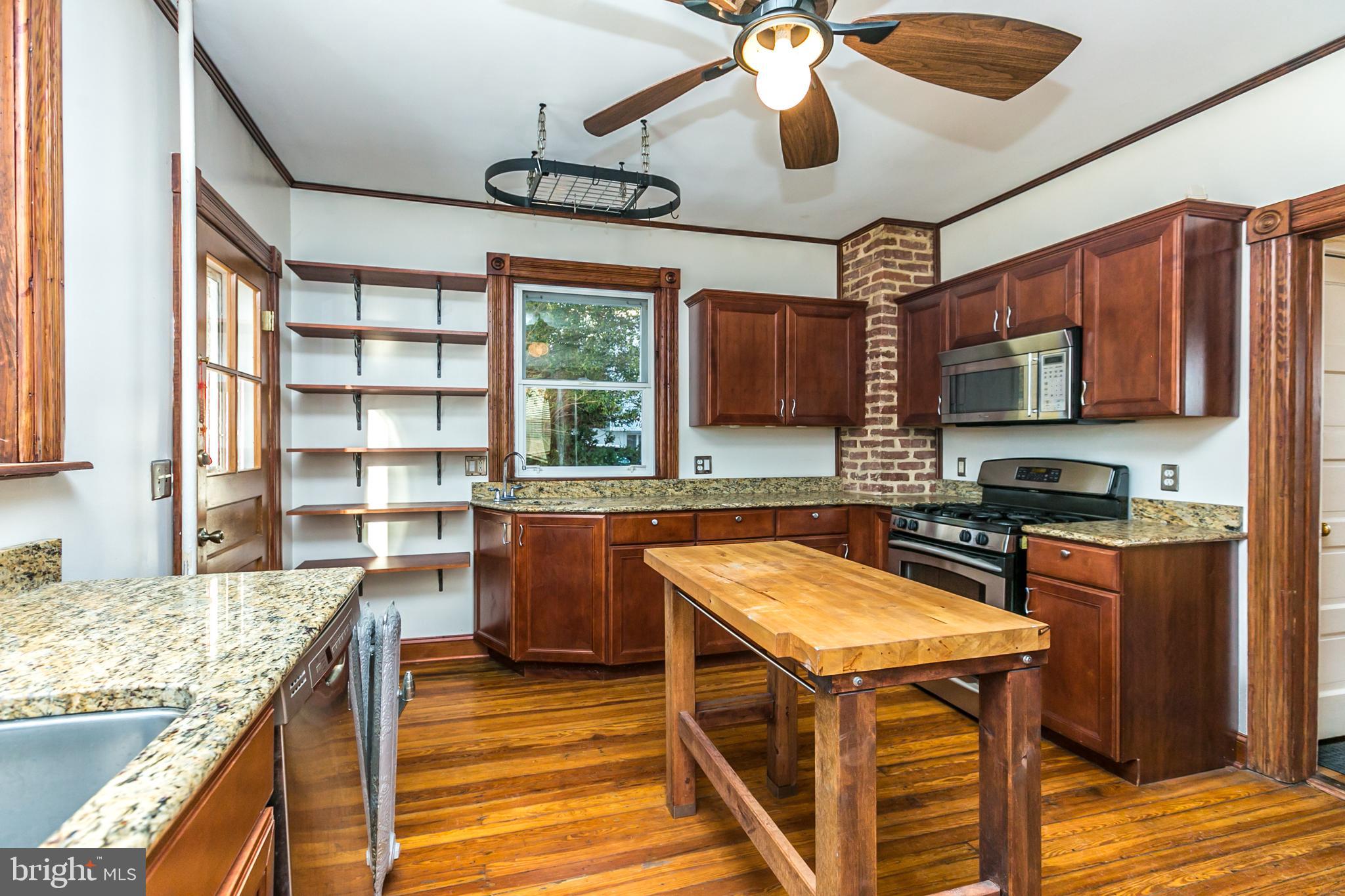 LAURAVILLE HISTORIC DISTRICT - Residential