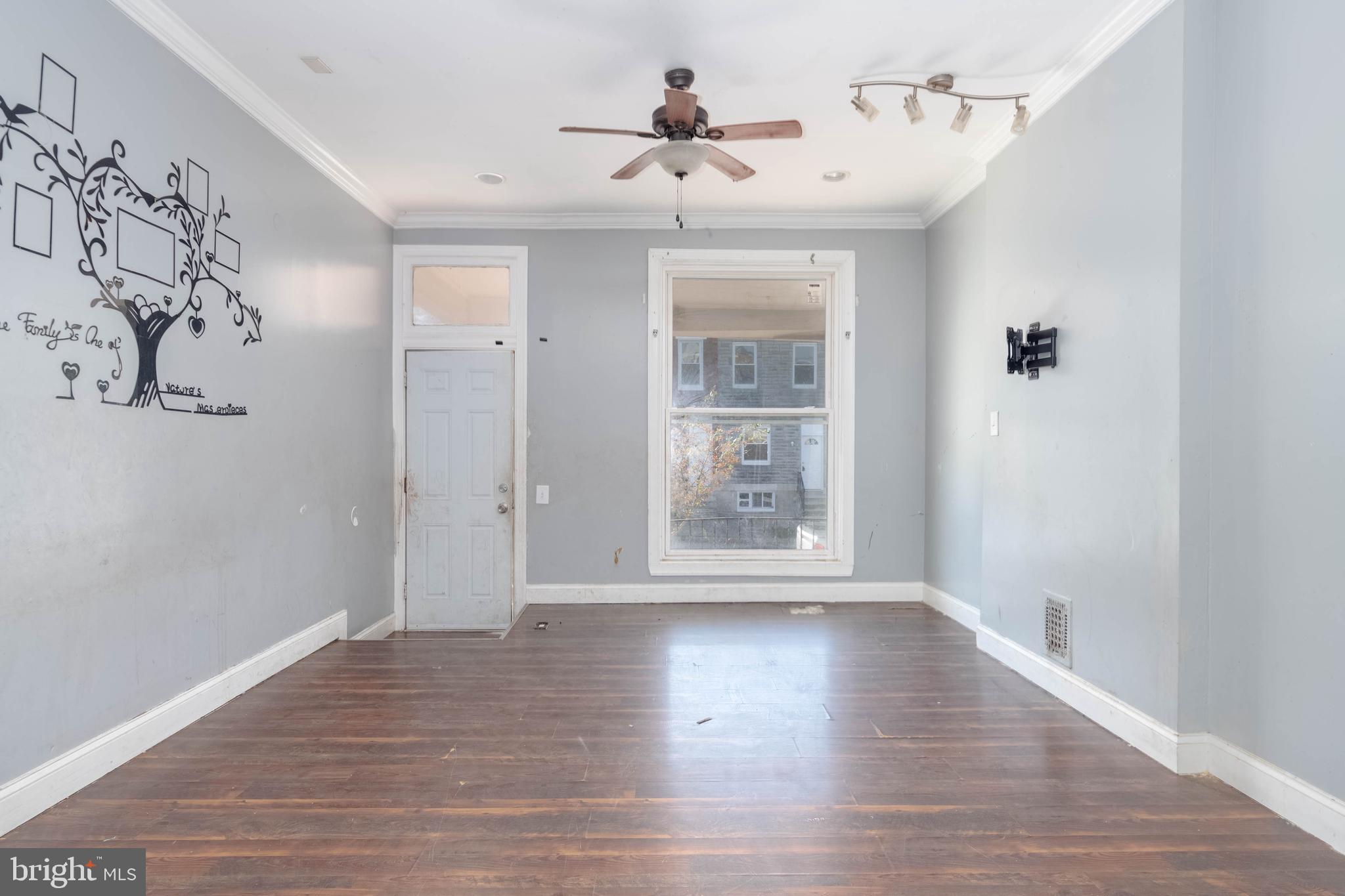 2216 W FAYETTE STREET