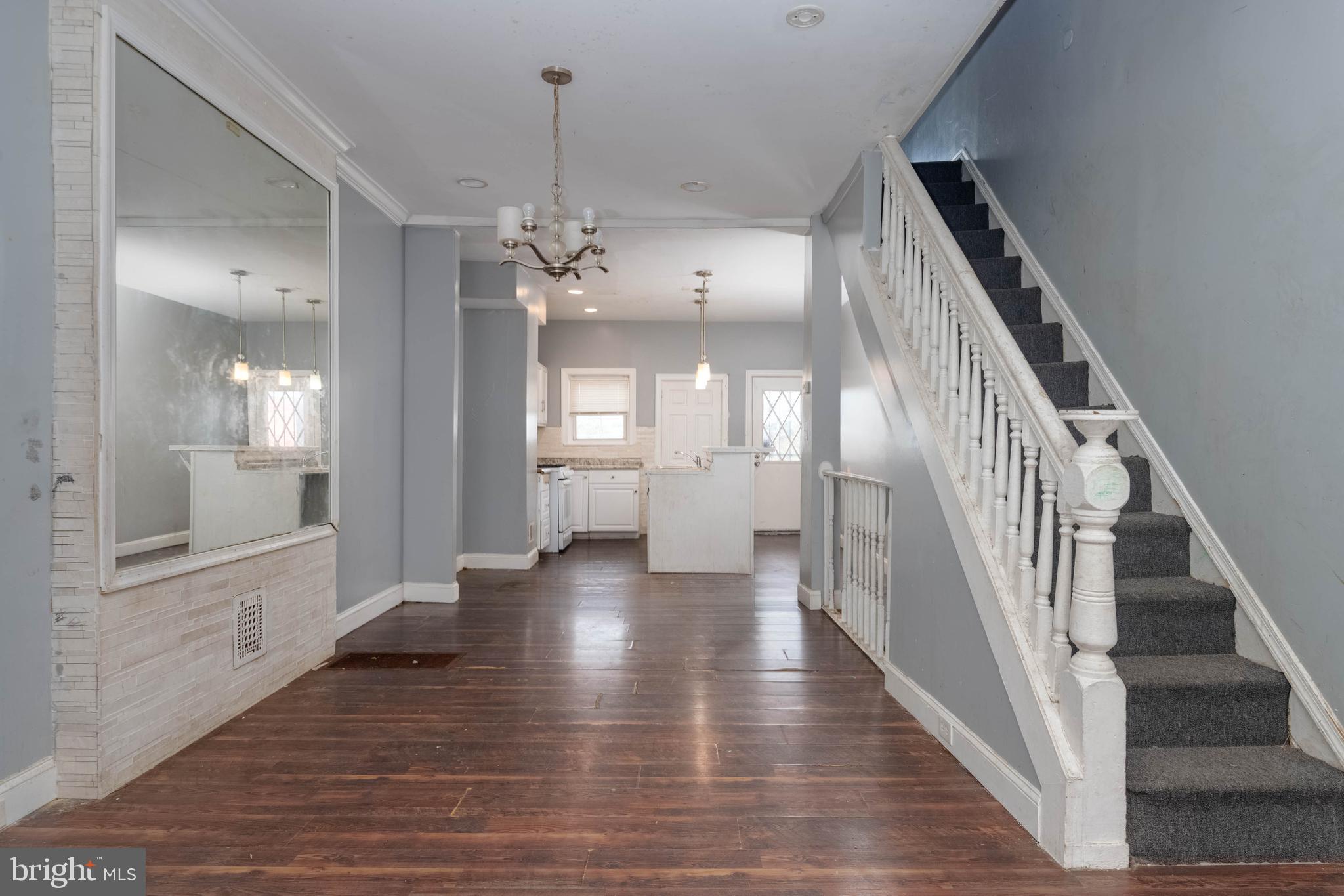 2216 W FAYETTE STREET