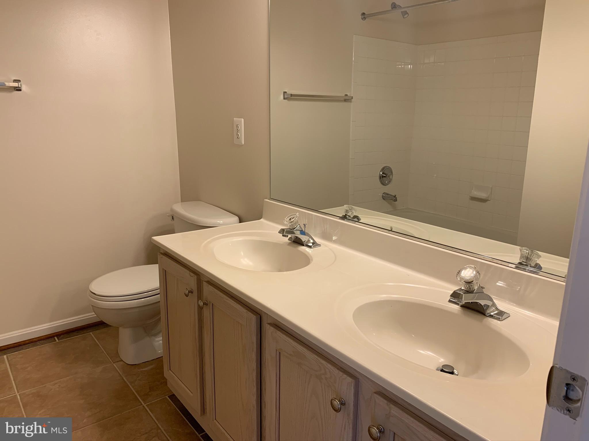 GOVERNORS GROVE - Residential Lease