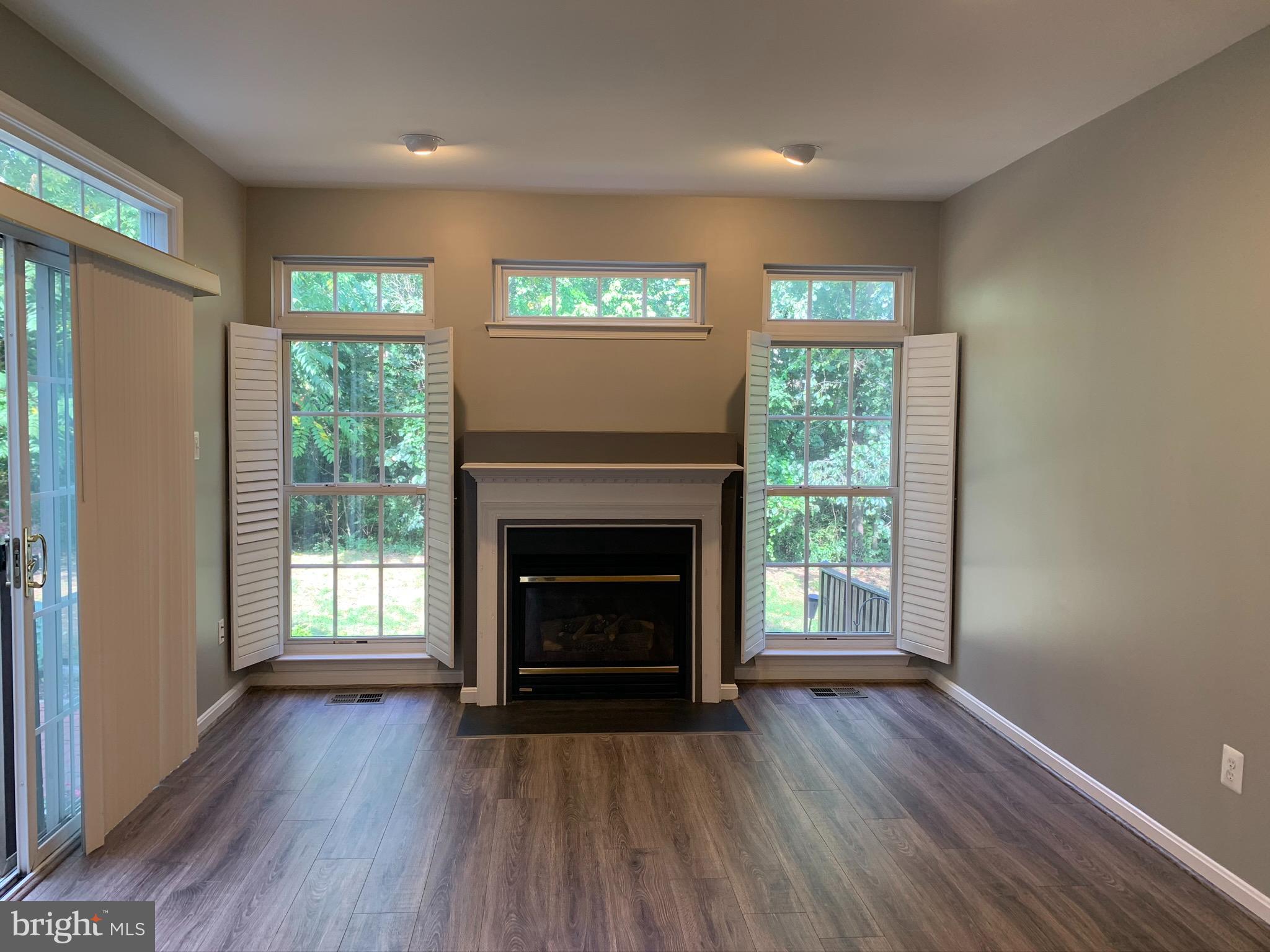 GOVERNORS GROVE - Residential Lease