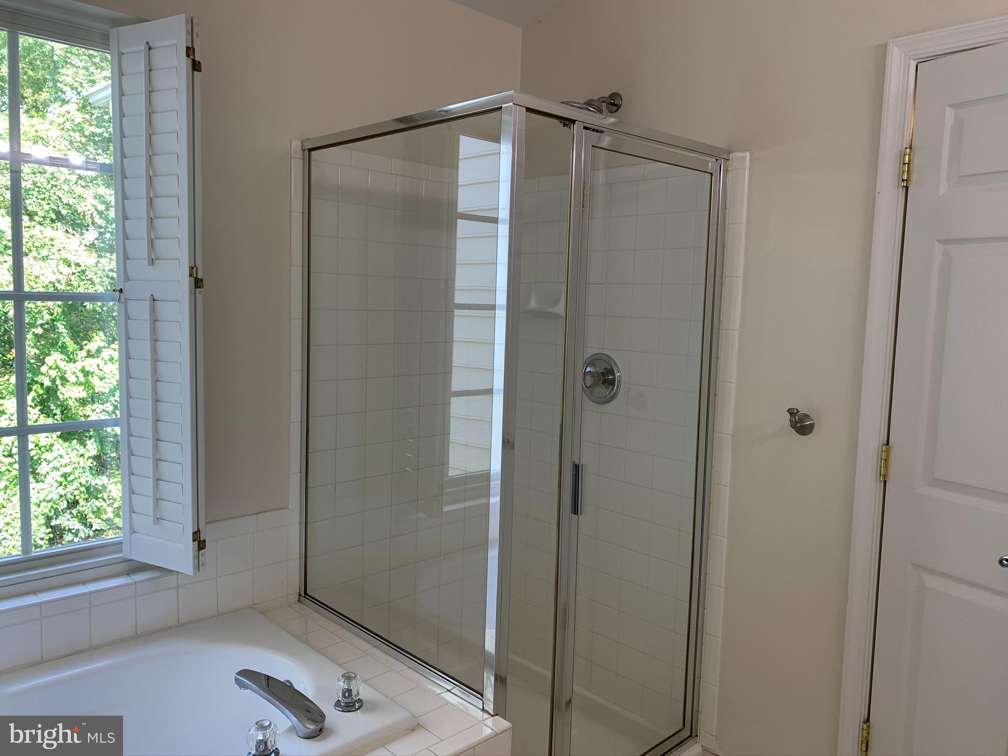 GOVERNORS GROVE - Residential Lease