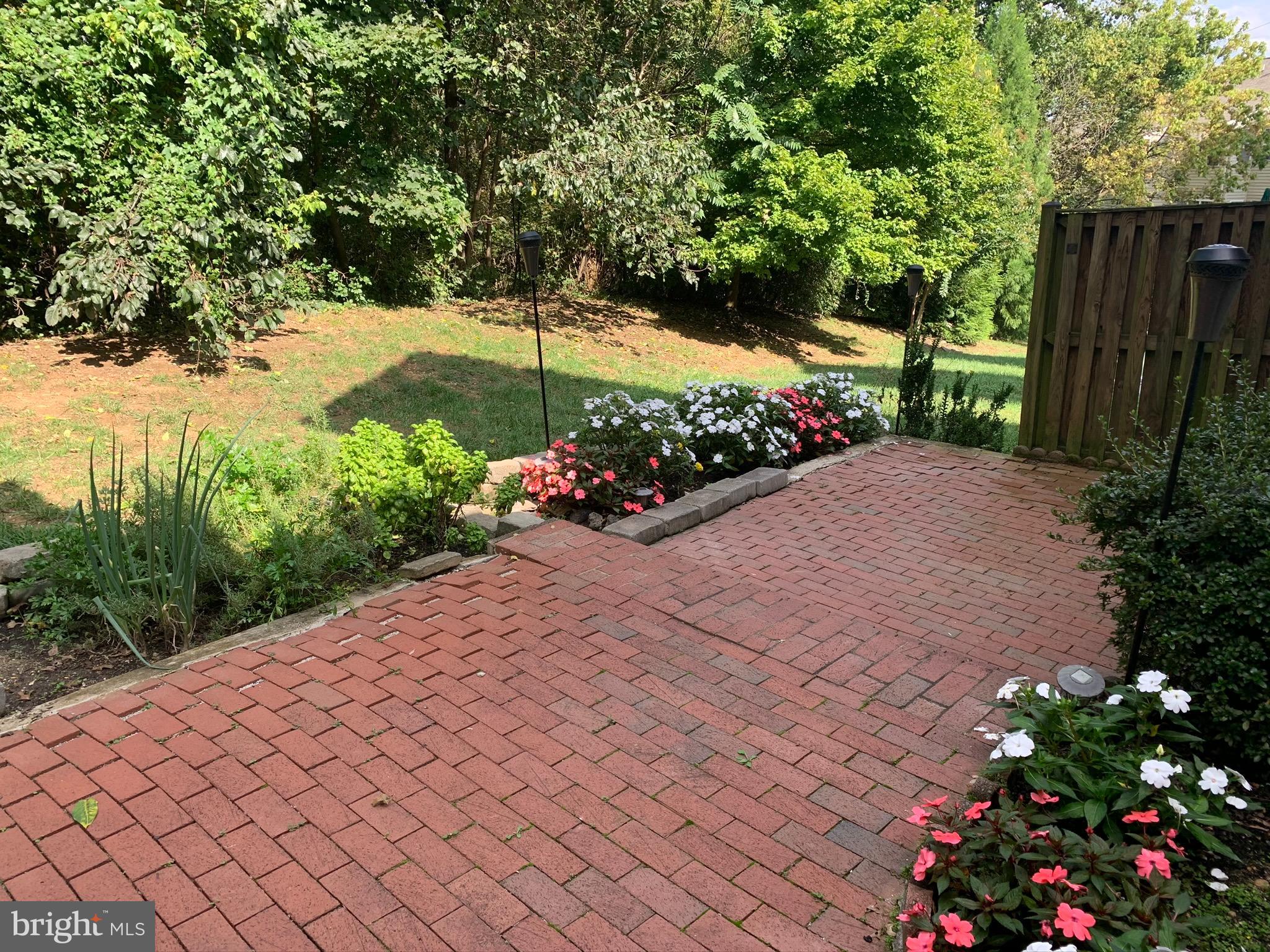 GOVERNORS GROVE - Residential Lease