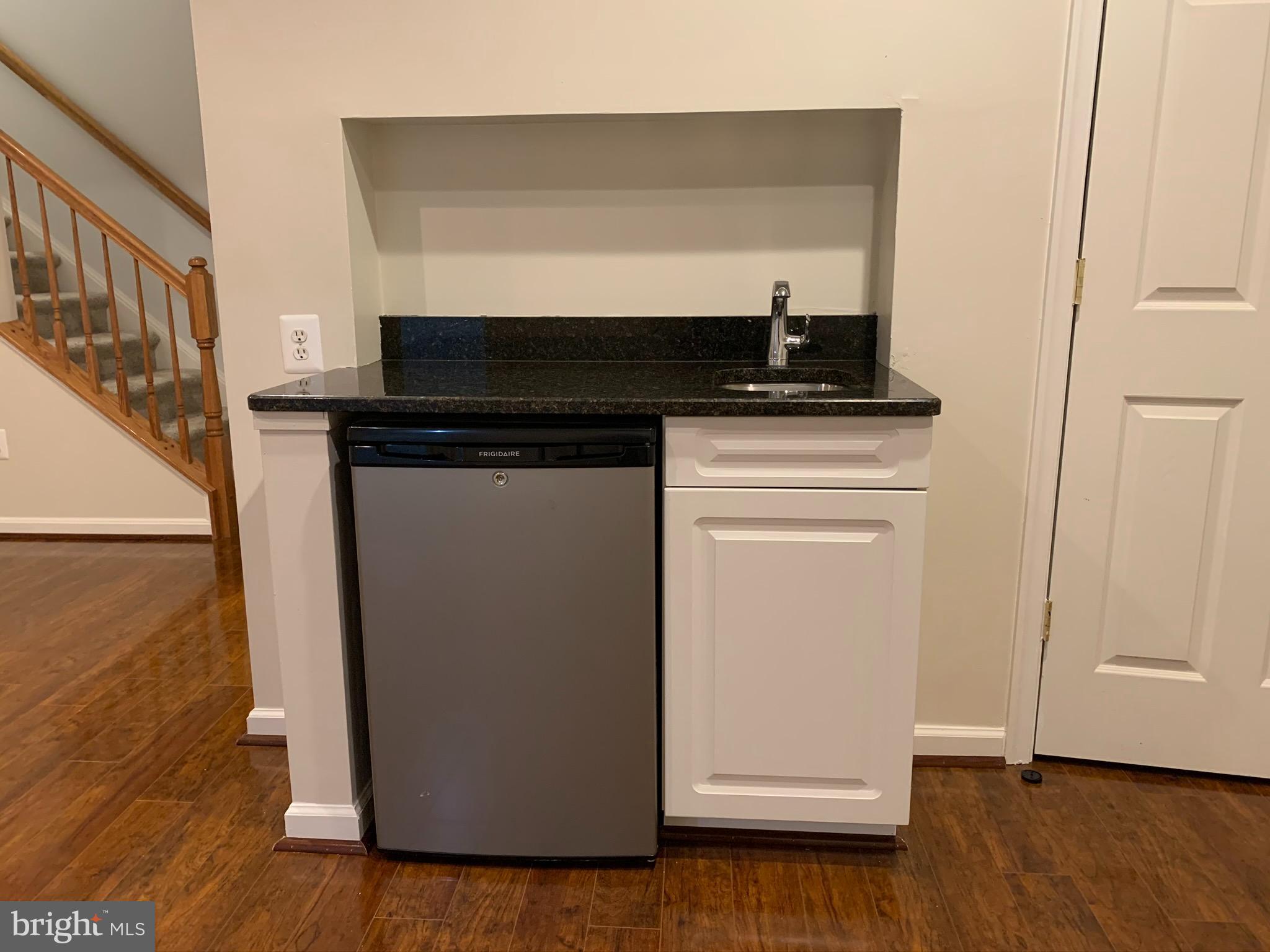 GOVERNORS GROVE - Residential Lease