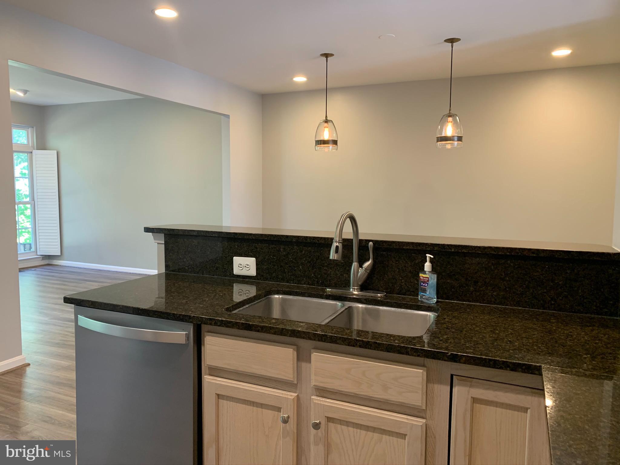 GOVERNORS GROVE - Residential Lease