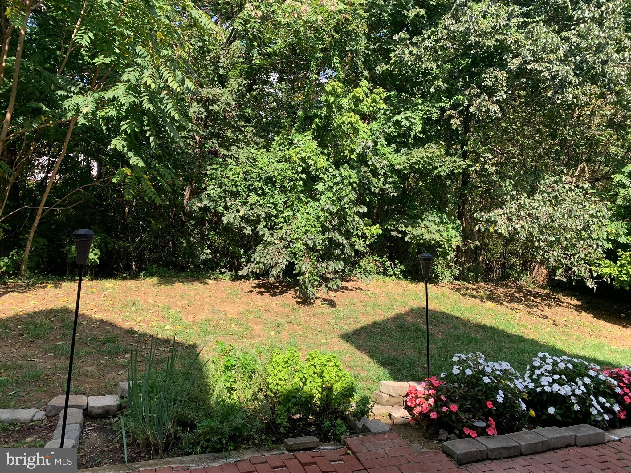 GOVERNORS GROVE - Residential Lease