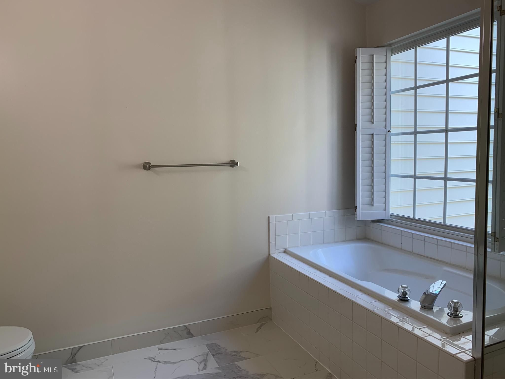 GOVERNORS GROVE - Residential Lease