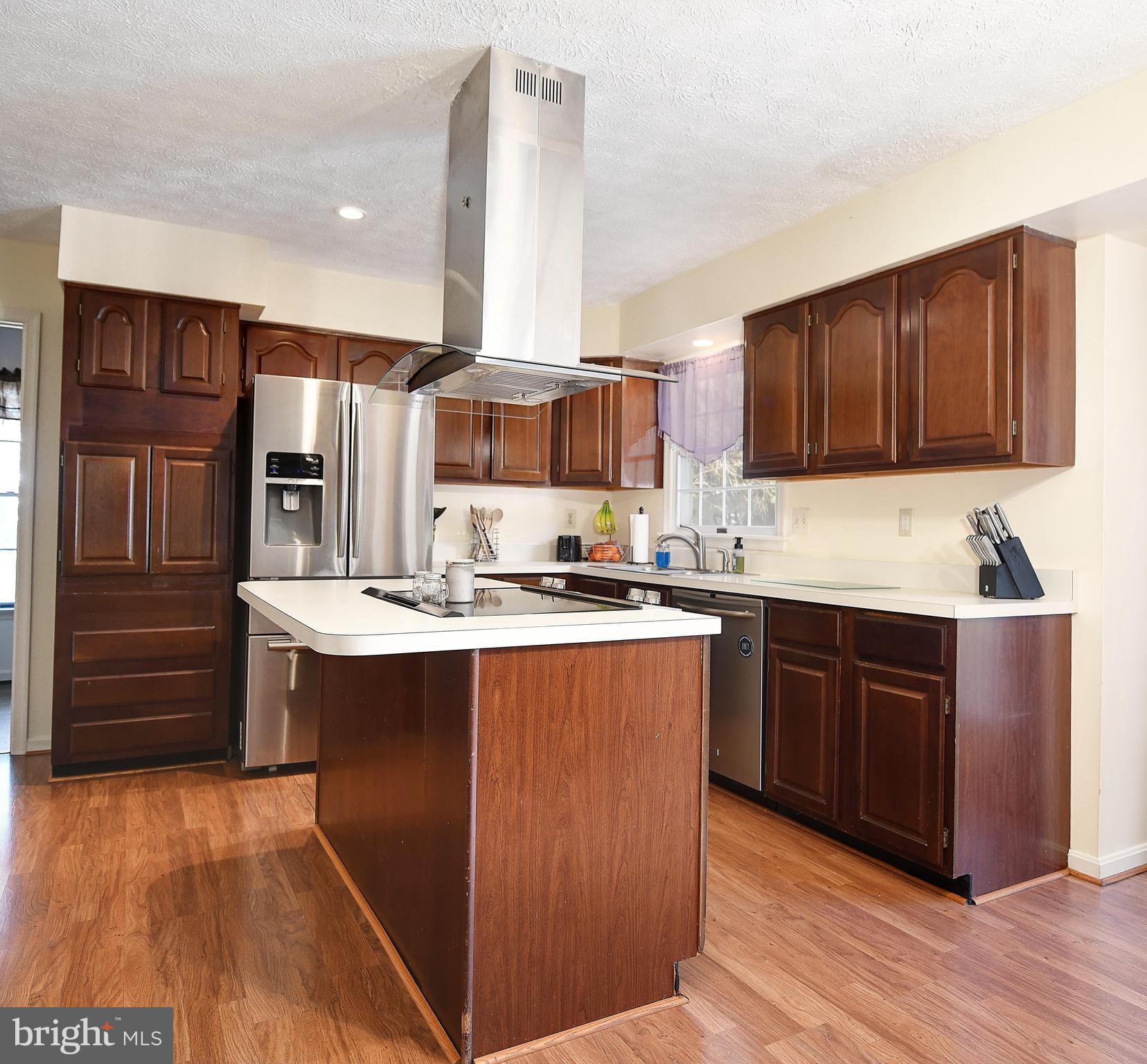 FOREST LAKES - Residential