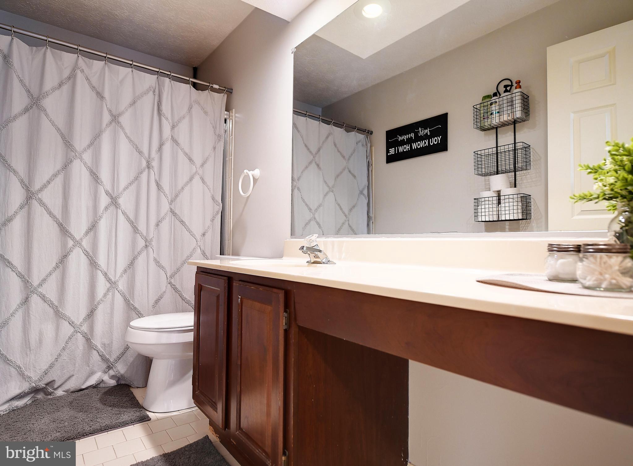 FOREST LAKES - Residential