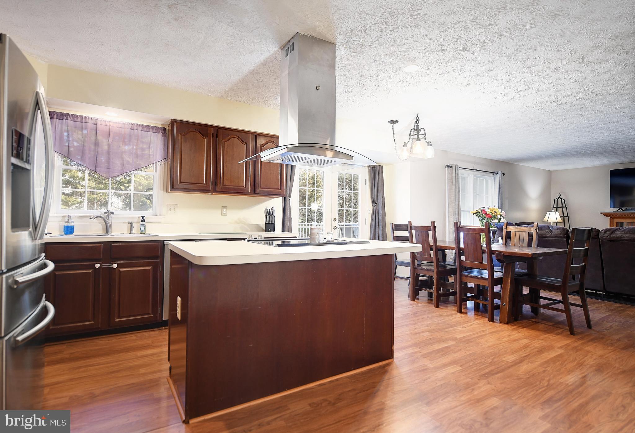 FOREST LAKES - Residential