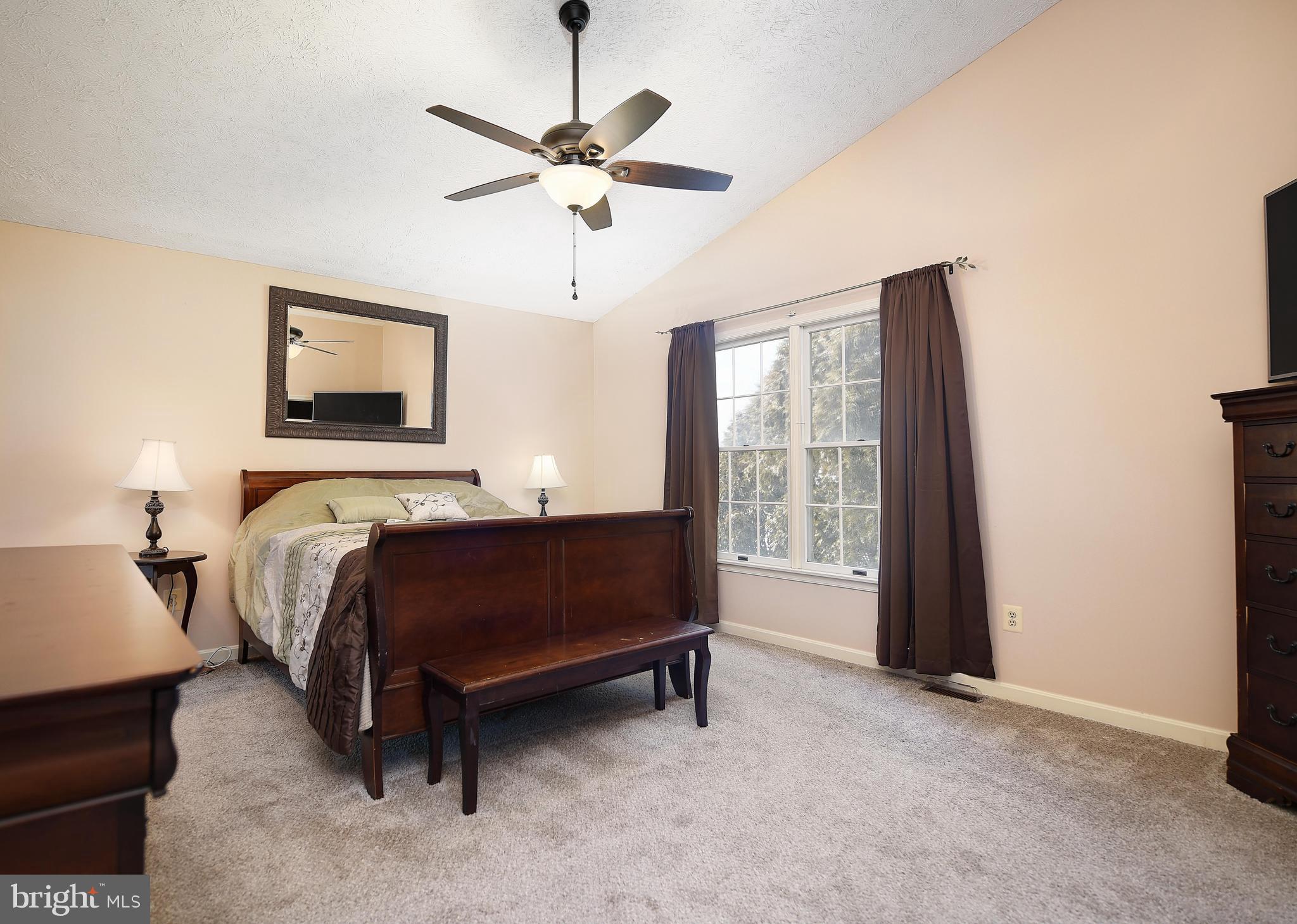 FOREST LAKES - Residential