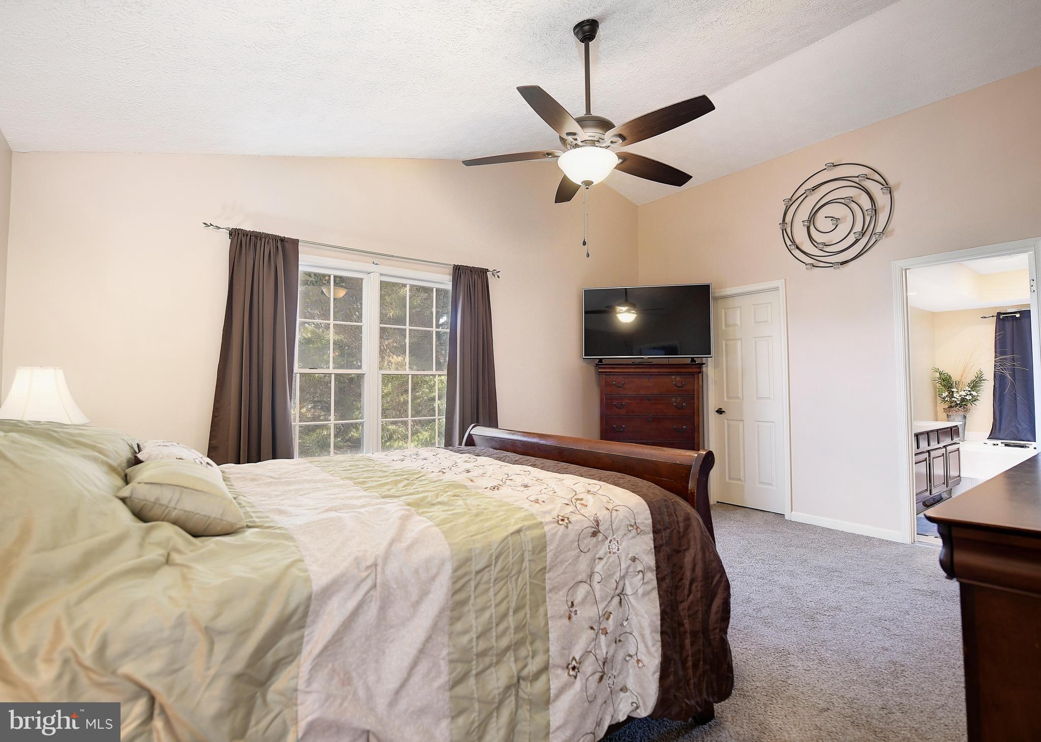 FOREST LAKES - Residential