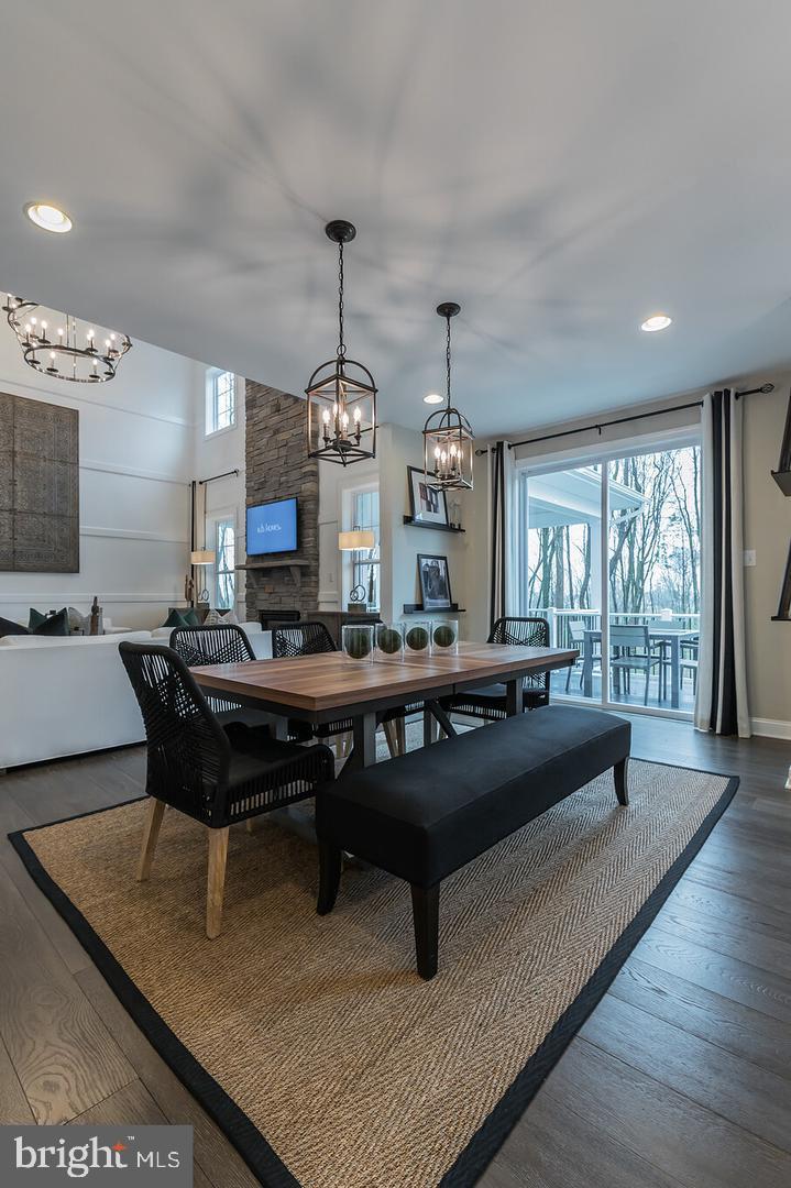 THE MEADOWS AT LONGVIEW - Residential