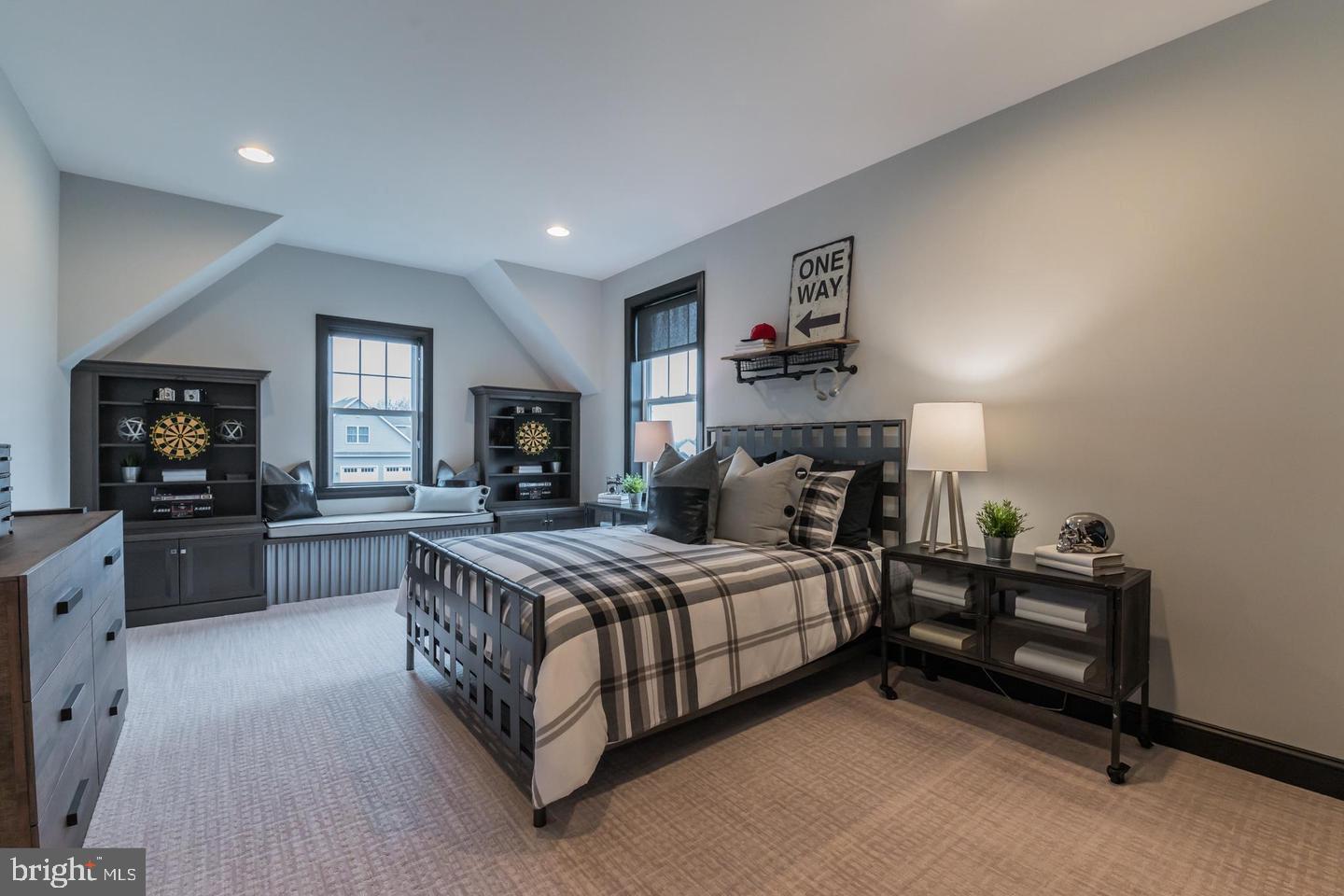 THE MEADOWS AT LONGVIEW - Residential