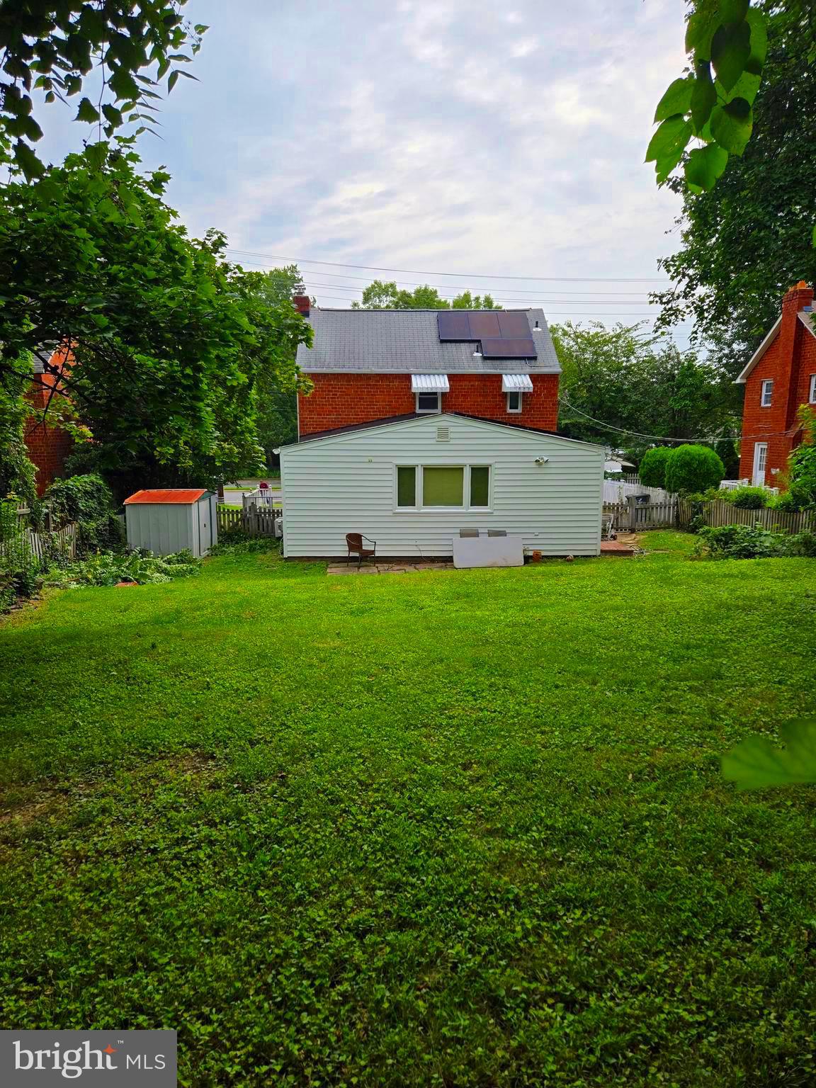 WHISTLING PINES - Residential