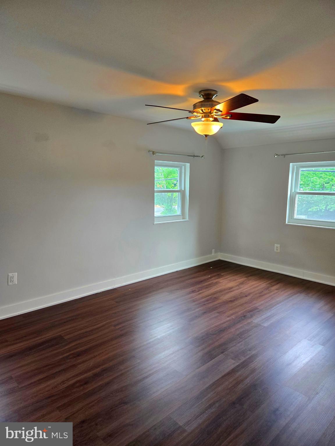 WHISTLING PINES - Residential