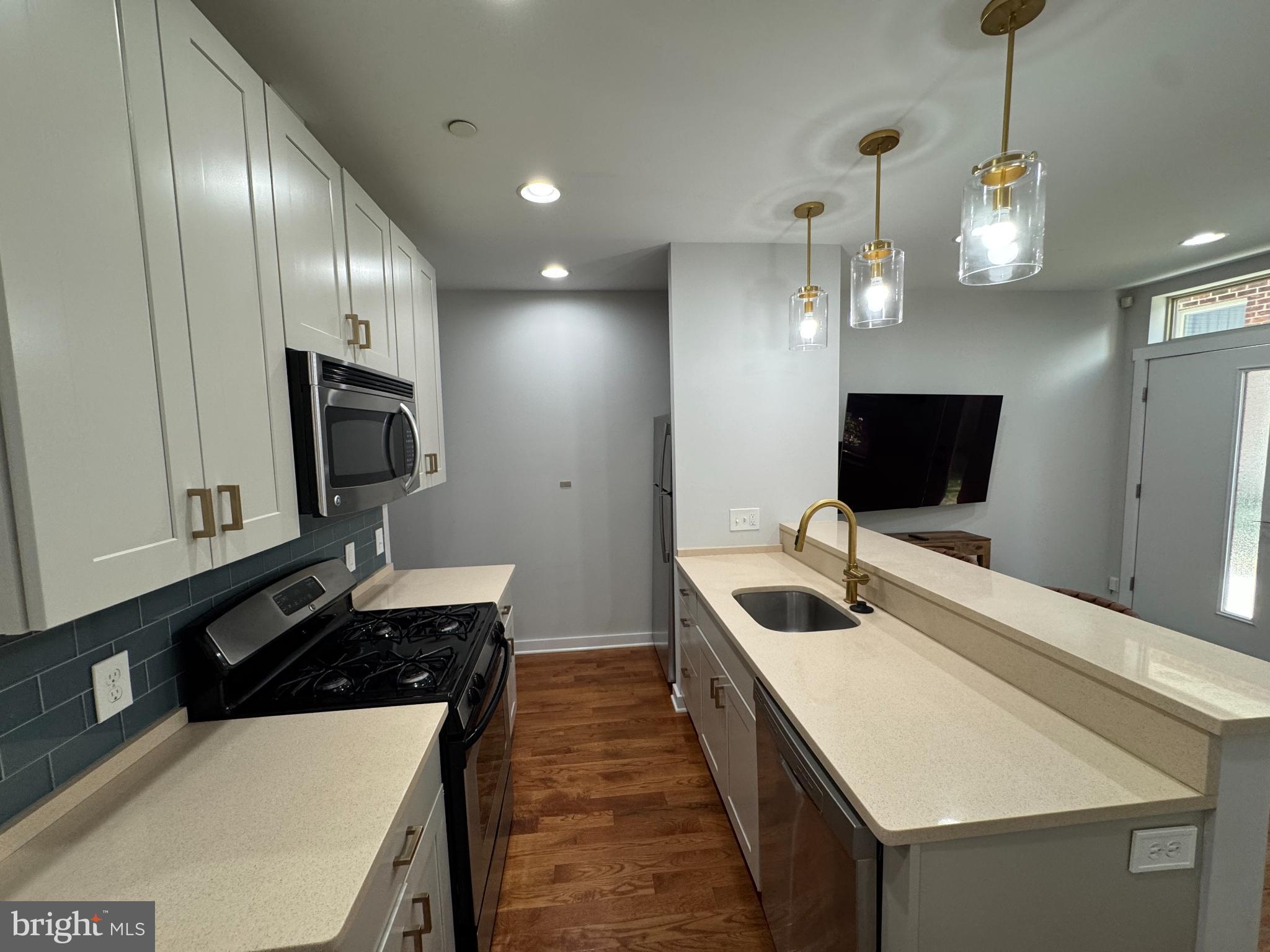 BELLA VISTA - Residential Lease