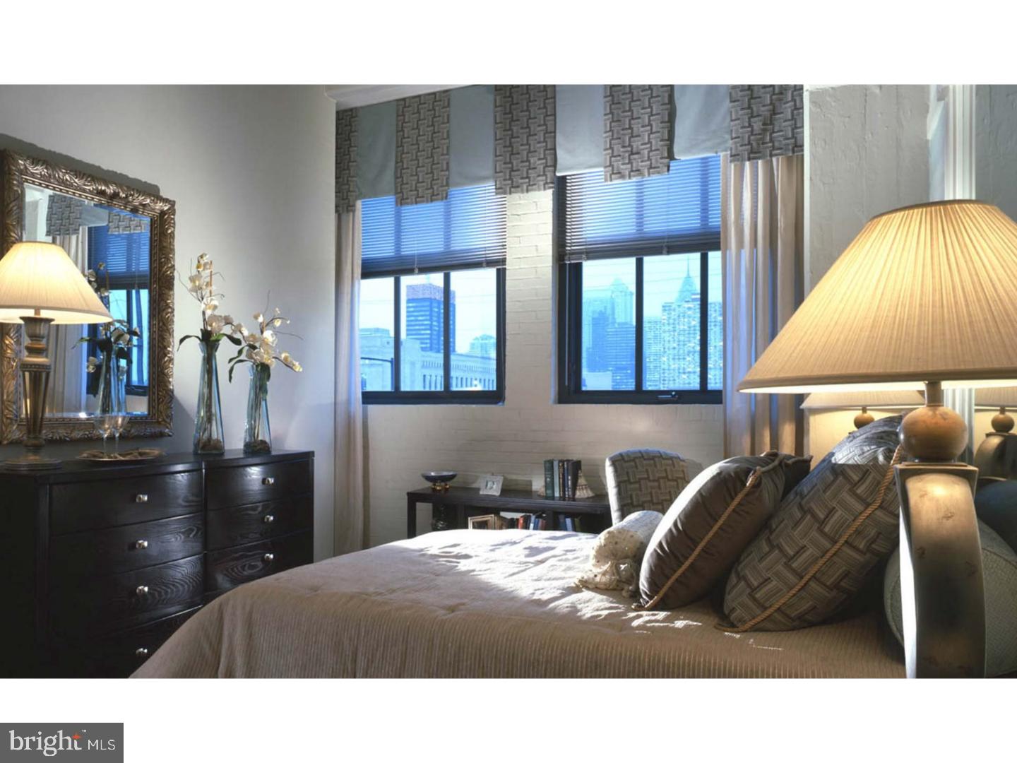 Free rent for remainder of 2020 on 18 month lease, Listed Rate Pro-Rated 2 months on 18 month lease. Located in the University City neighborhood, The Left Bank offers the convenience of urban living close to campus. The newly upgraded apartments feature modern kitchens with granite countertops and stainless-steel appliances. Hardwood floors throughout the living areas, high, industrial ceilings with oversized windows and spacious, loft-style floor plans. Each apartment contains a private washer and dryer and walk-in closets. Community also features a brand new 24-hour fitness center, rooftop social deck, game room, and new clubroom with demonstration kitchen. We are a pet friendly community with no weight limit on dogs. Walkable distance to parks and restaurants including our own on-site retail with Wahoo's fish tacos and Waterfront Gourmet Caf . Located between the University of Pennsylvania and Drexel University, provides close access to campus and commuting is convenient with the nearby 30th Street Station. ** Prices and availability subject to change on a daily basis ** Photos are of model units ** 2bed, 2 bath - Walton. *Only available for a 12 month or longer term*