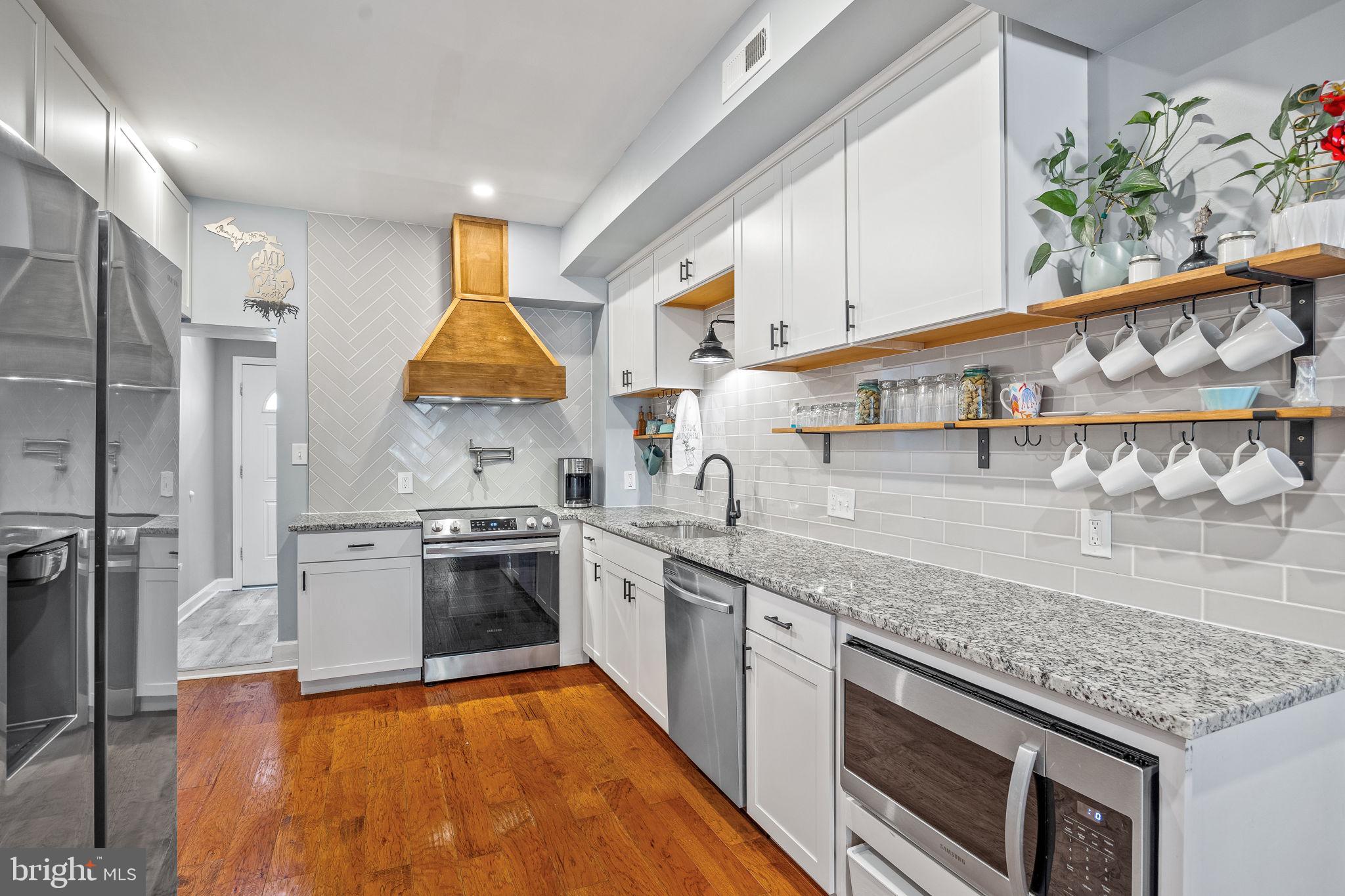 RIVERSIDE - Residential